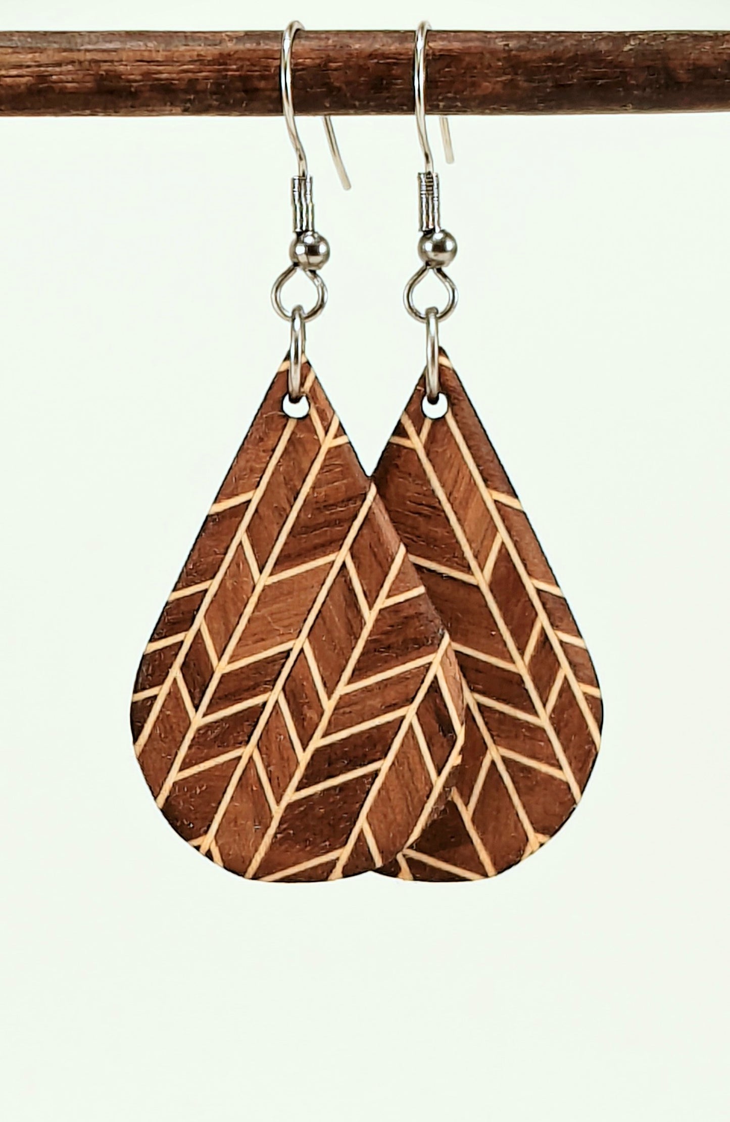 Pähkinä chevron pisara